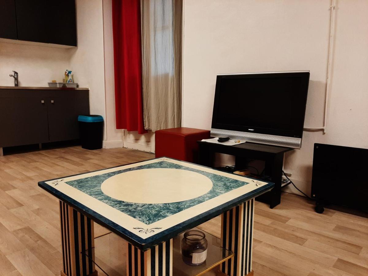 Studio 35M2 Terrasse Et Jardin Quartier Calme Au Centre Ville De Lourdes Luaran gambar