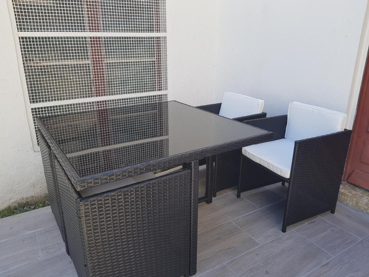 Studio 35M2 Terrasse Et Jardin Quartier Calme Au Centre Ville De Lourdes Luaran gambar